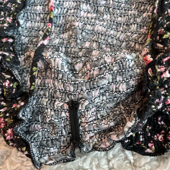 Tank - Picture 3 of 4